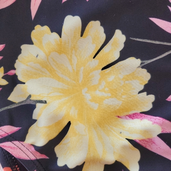 Old Navy One-piece Swimsuit Black Floral Toddler Girls Size 2T - Picture 6 of 6